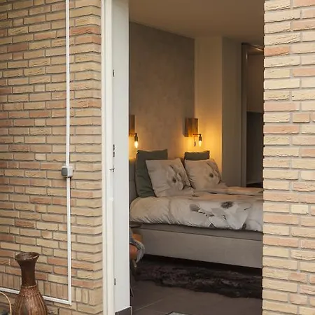 Oda ve Kahvaltı Eltins 4*