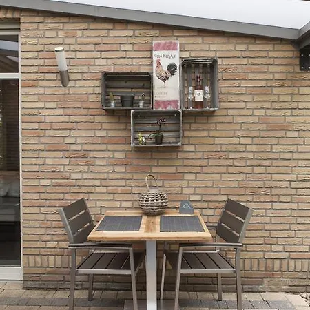 Eltins Bed and Breakfast 4*